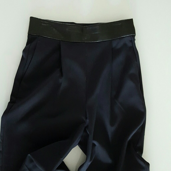 Ann Taylor Wide leg Navy Slacks Leather waist 4 - Picture 1 of 4
